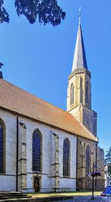 St. Clemens mit Turm von Norden