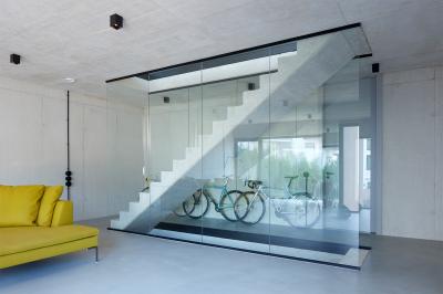 1. Obergeschoss, offener Wohnbereich, Sichtbetontreppe