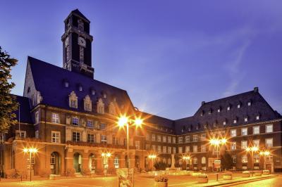Rathaus Bottrop in der Dämmerung