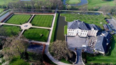 Schloss Miel von oben