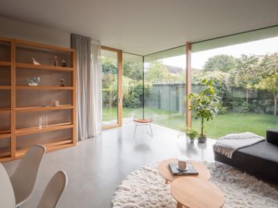 Erdgeschoss, Wohnzimmer mit Gartenzugang