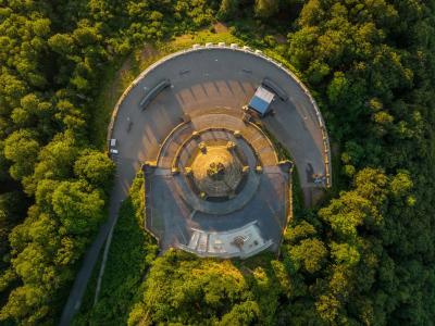 Denkmal mit Besucherzentrum, Draufsicht