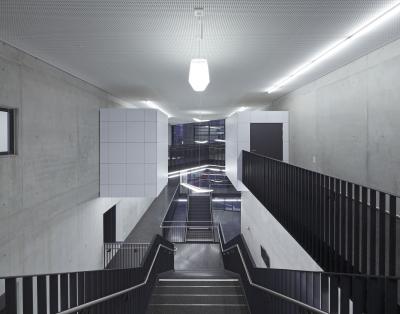 Blick von oben ins Foyer