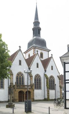 Giebelansicht Kirchenschiff mit Portal von Norden