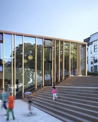 filigrane Fassadenstruktur aus Holz