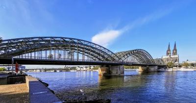 Hohenzollernbrücke von Norden