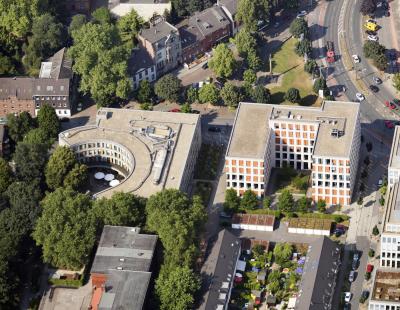 Luftbild mit dem Seniorenstift und Kindergarten Horstmann Haus Ruhrort auf der linken Seite