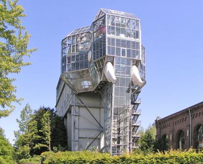 Elefantengebäude im Maximilianpark