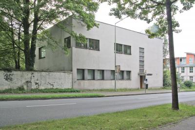 Straßenansicht Wohnhaus