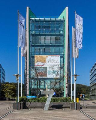 Frontansicht KOMED-Haus