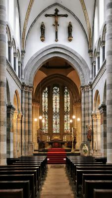 Blick zum Chor von St. Andreas Köln
