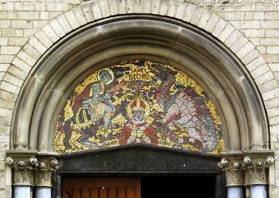 Mosaik über dem Eingang zur Vorhalle von St. Georg
