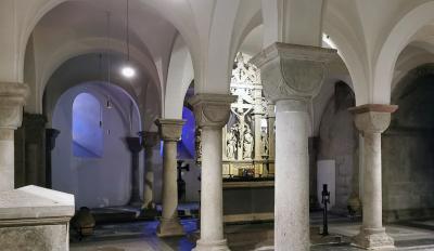 Blick in die Krypta von St. Gereon