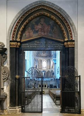Protal mit Durchblick zum Chor von St. Gereon