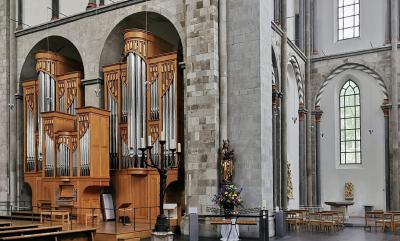 Blick auf die Orgel