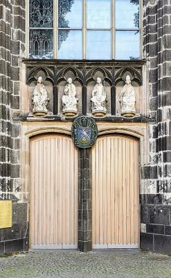 Portal im Turm von St. Severin