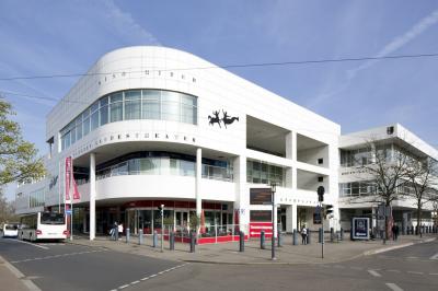 Eckansicht Rheinisches Landestheater