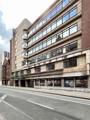 Neubau der Allgemeinen Ortskrankenkasse, Straßenperspektive