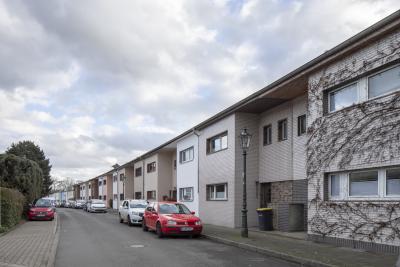 Häuserzeile in der Siedlung Unter den Eichen