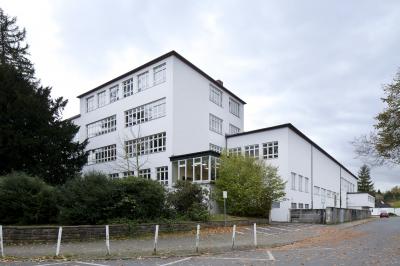 Außenansicht Schulgebäude des Grashof-Gymnasiums