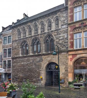 Grashaus Straßenansicht