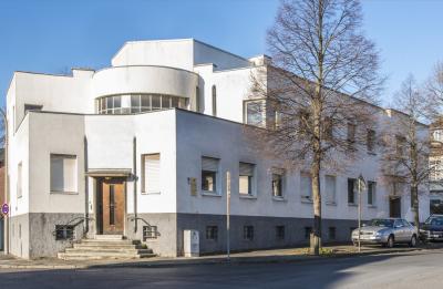 Eckansicht Bonner Straße/Keltenstraße, Ärztehaus Sontag und Schmitz