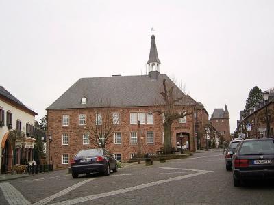 Rathaus Nideggen am zentralen Marktplatz
