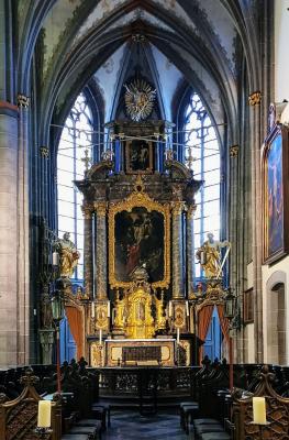 Barocker Hochaltar im Chor des Mittelschiffes