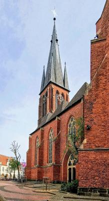 Seitenansicht mit Turm