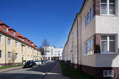 Bielefeld, Blick durch die Siedlung auf das Friedrich-Ebert-Haus