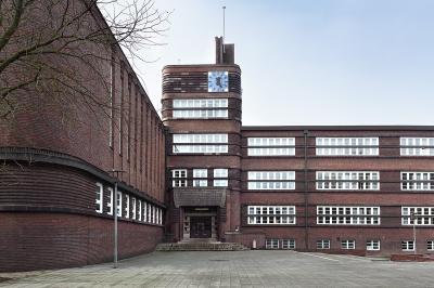 Lünen, Friedenstr. 12, Freiherr-vom-Stein-Gymnasium, Haupteingang mit Turm