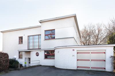 Lemgo, Slavertorwall 15, Haus Kleßmann, Eingangsbereich zur ehem. Praxis mit Garage