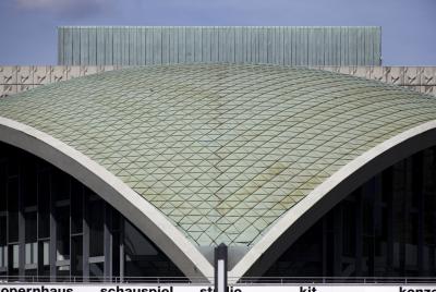 Detailansicht der kupfergedeckten Betonschale