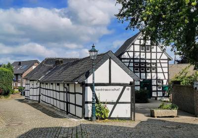 Sandbauernhof, Veranstaltungsgebäude der Stadt
