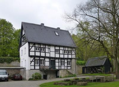 östliches Fachwerkhaus Schloss Lüntenbeck