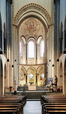 Choransicht innen St. Quirinus-Münster