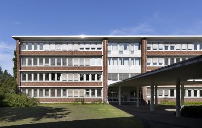 Rathaus Dorsten Verwaltungstrakt mit überdachtem Verbindungsgang