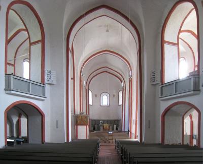 Innenansicht mit Blick zum Chor