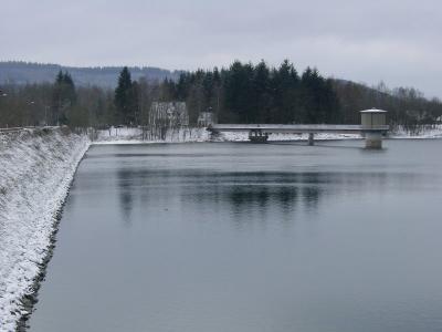 Breitenbachtalsperre im Winter