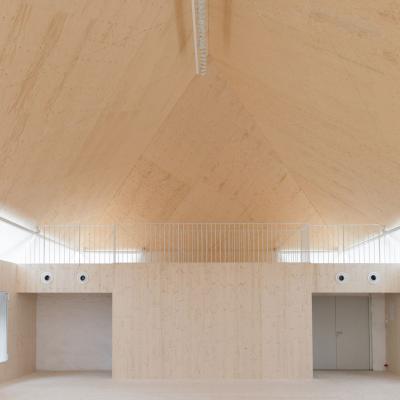 Neue Atelierräume, natürlich belichteter Innenraum, Galeriegeschoss