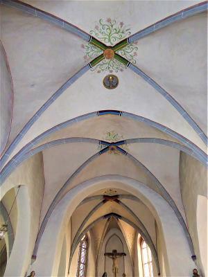 Innenraum mit Kreuzrippengewölbe, Blick Richtung Osten
