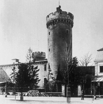 Ostturm der Burg gegen Ende des 19. Jahrhunderts