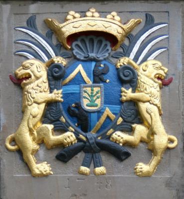 Wappen über dem Portal