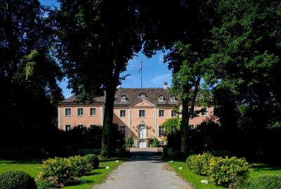 Zugang zum Schloss Rheder