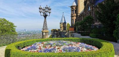 Venusterrasse vor dem Schloss Drachenburg