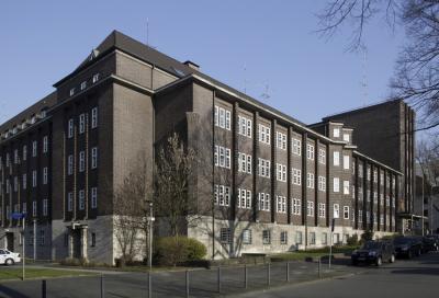 Polizeipräsidium - Straßenansicht