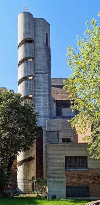 Turm mit offener Spindeltreppe