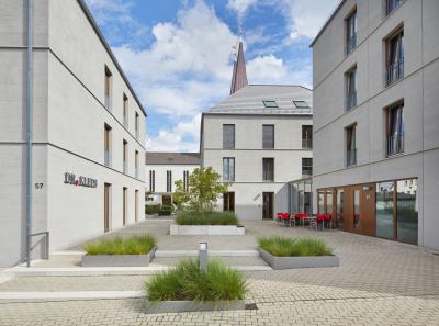 Innenhof als halböffentliche Platzanlage