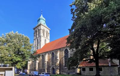Südseite St. Martini Langhaus mit Turm