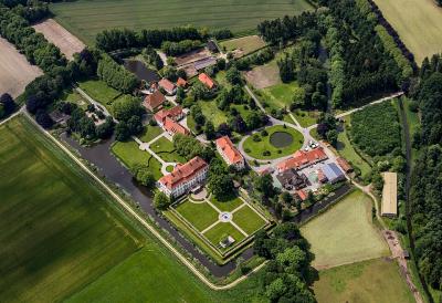 Schrägluftbild in Blickrichtung Süd-Westen